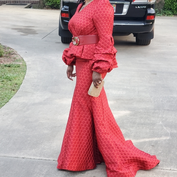 Gorgeous Red 2 piece Skirt & blouse - Picture 10 of 11